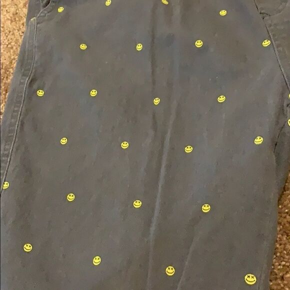 Men’s happy face emoji shorts. Modern culture - Picture 3 of 11